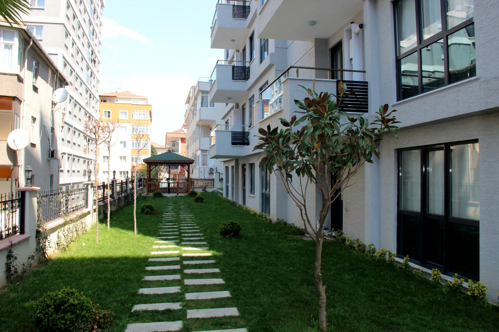 Готовые апартаменты в жилом районе Стамбула Кючюкчекмедже